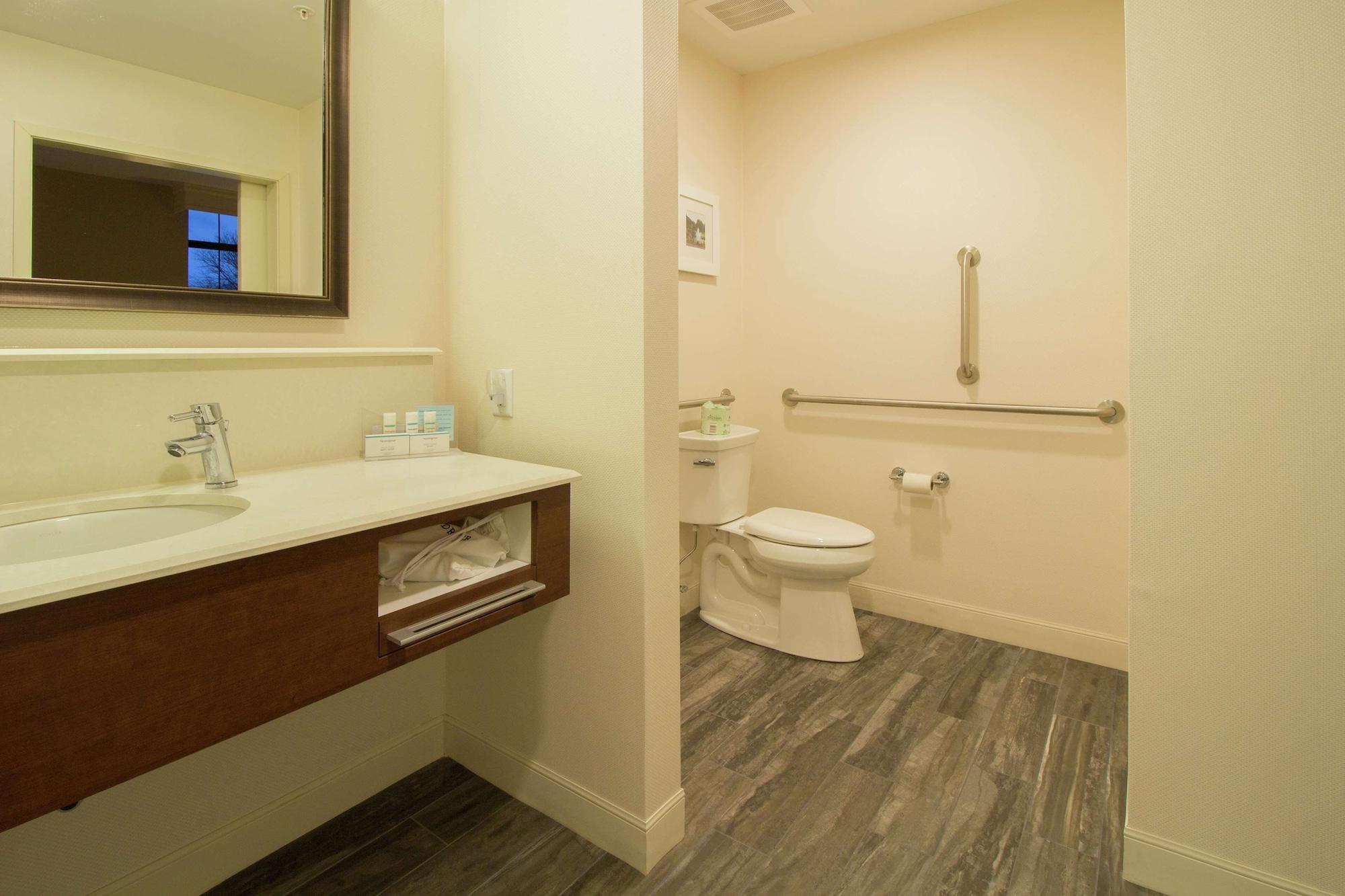 Hampton Inn & Suites Cazenovia, Ny Kültér fotó
