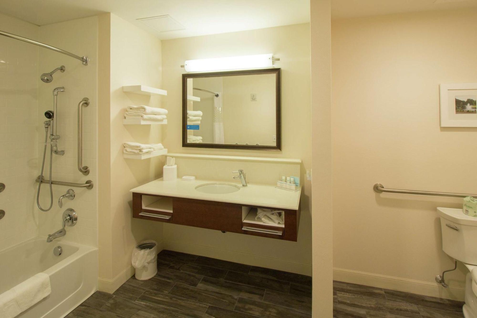 Hampton Inn & Suites Cazenovia, Ny Kültér fotó