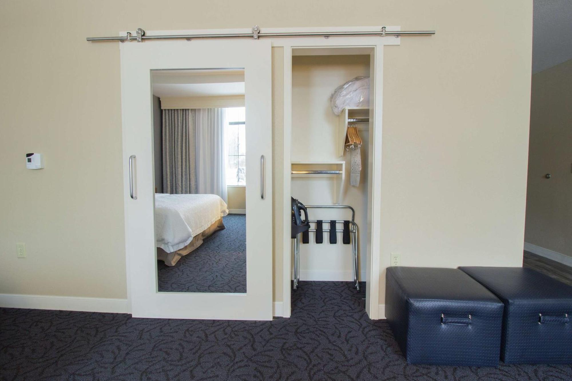 Hampton Inn & Suites Cazenovia, Ny Kültér fotó