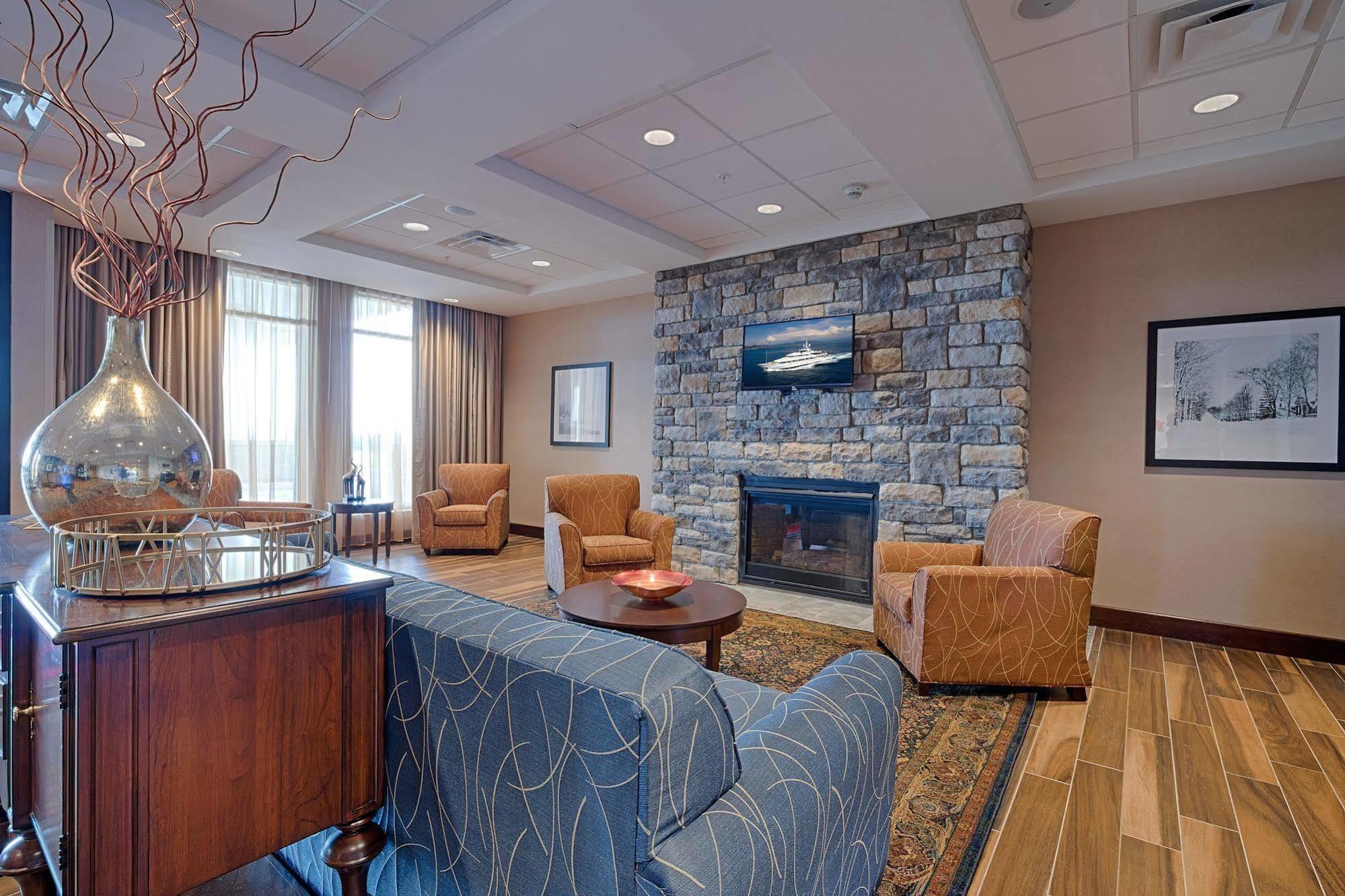 Hampton Inn & Suites Cazenovia, Ny Kültér fotó