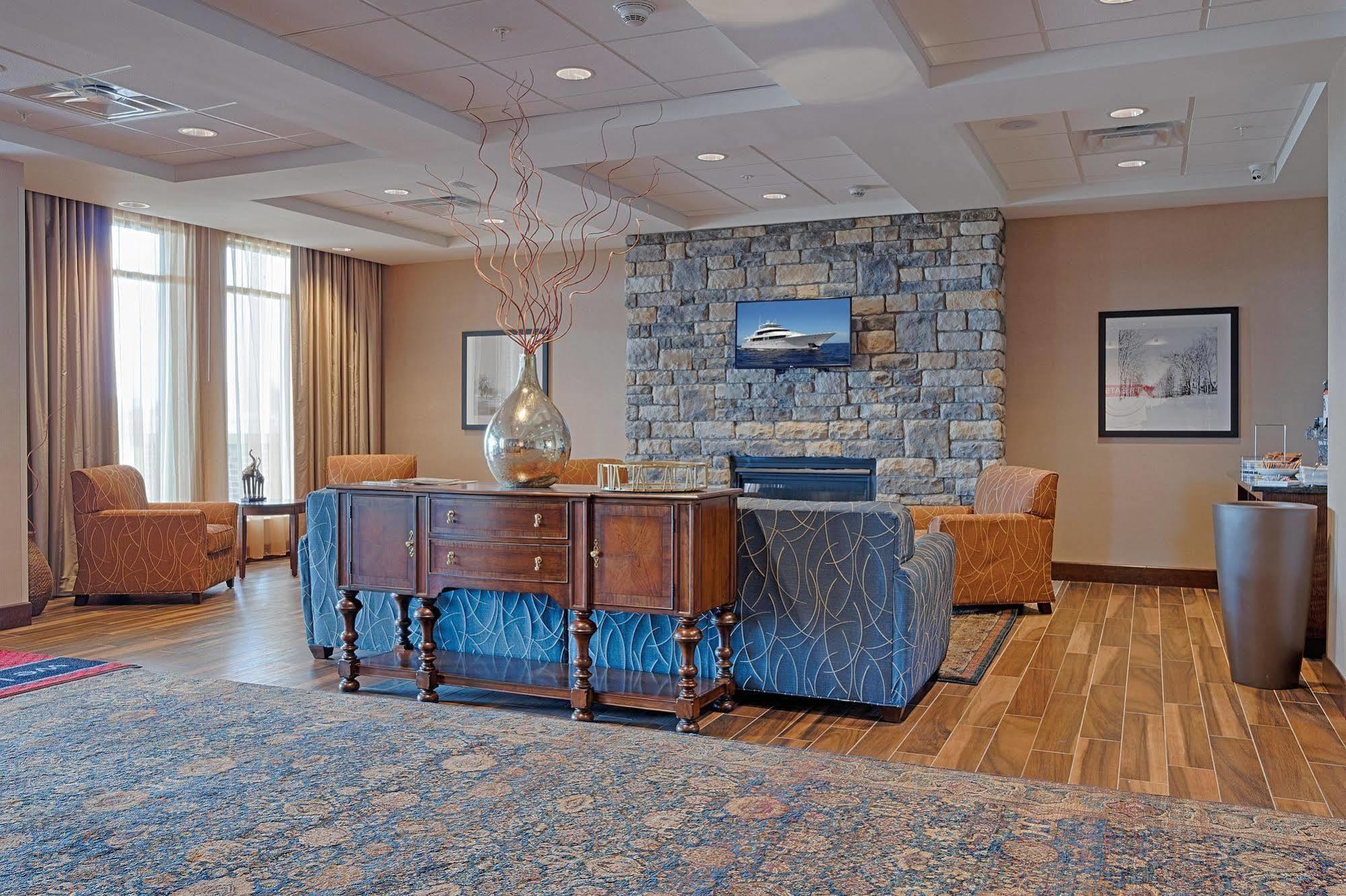 Hampton Inn & Suites Cazenovia, Ny Kültér fotó
